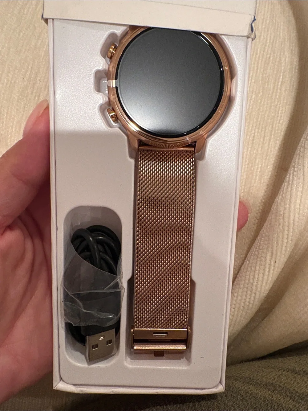 Rose Gold Smartwatch - Stylish Women's Fitness Watch with Touchscreen